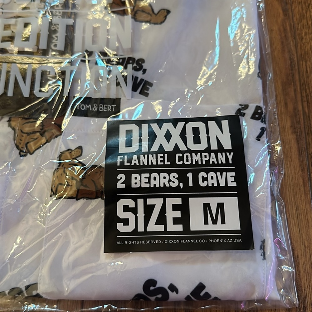 BNIB Dixxon 2 Bears, 1 Cave Party Shirt Men’s Medium - Picture 3 of 3